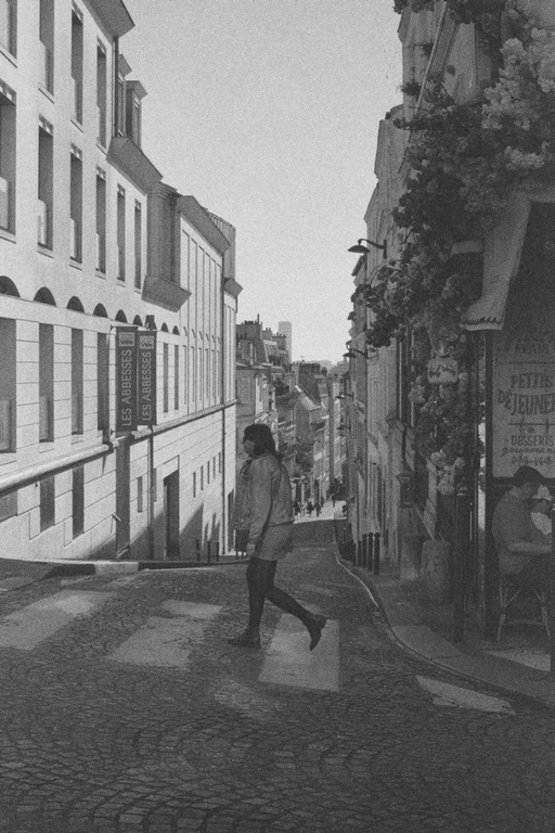 Crossing on Montmartre